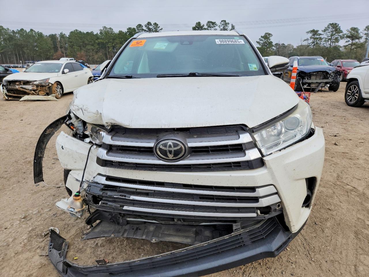 2018 TOYOTA HIGHLANDER SE photo 9