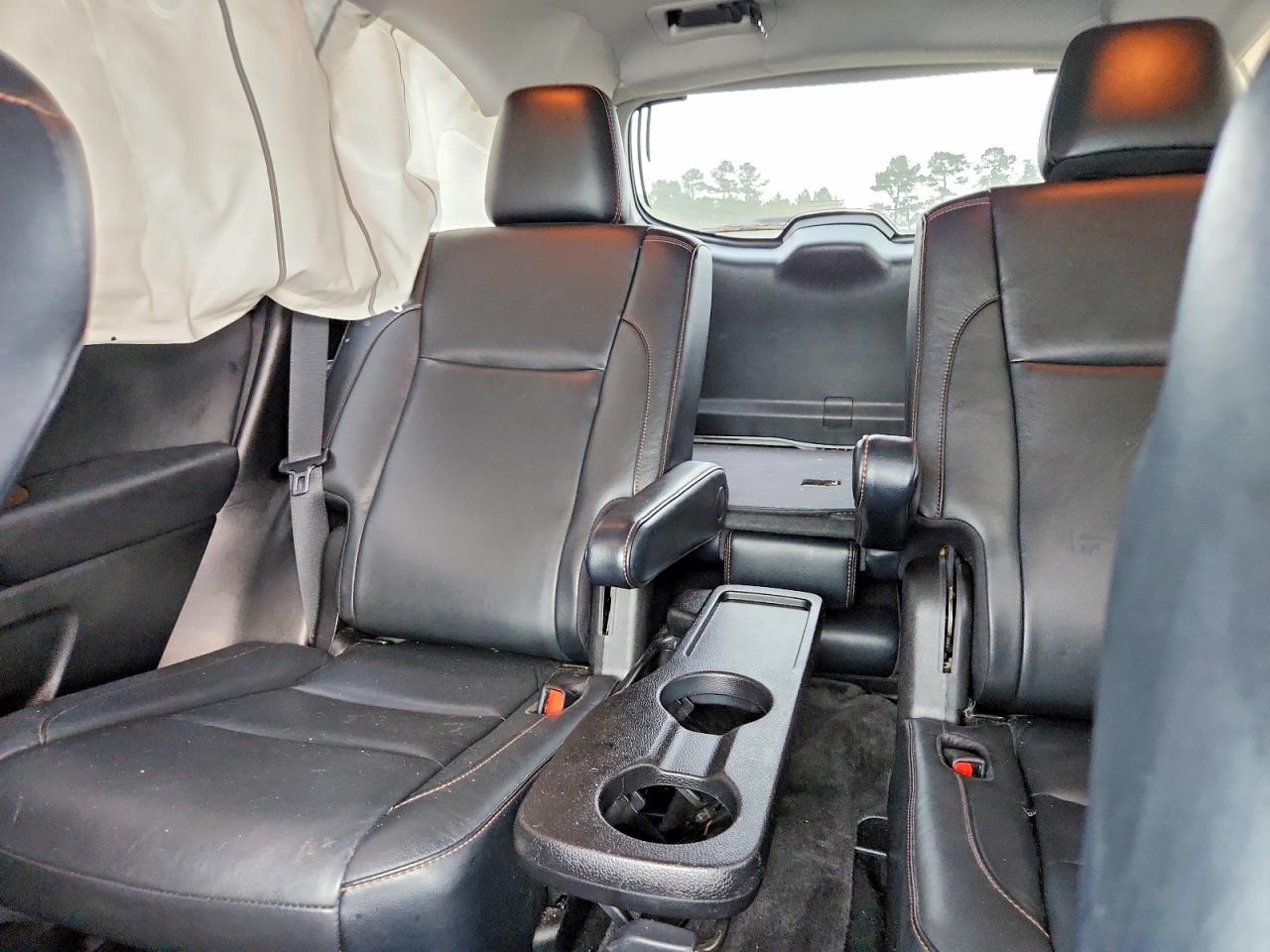 2018 TOYOTA HIGHLANDER SE photo 19