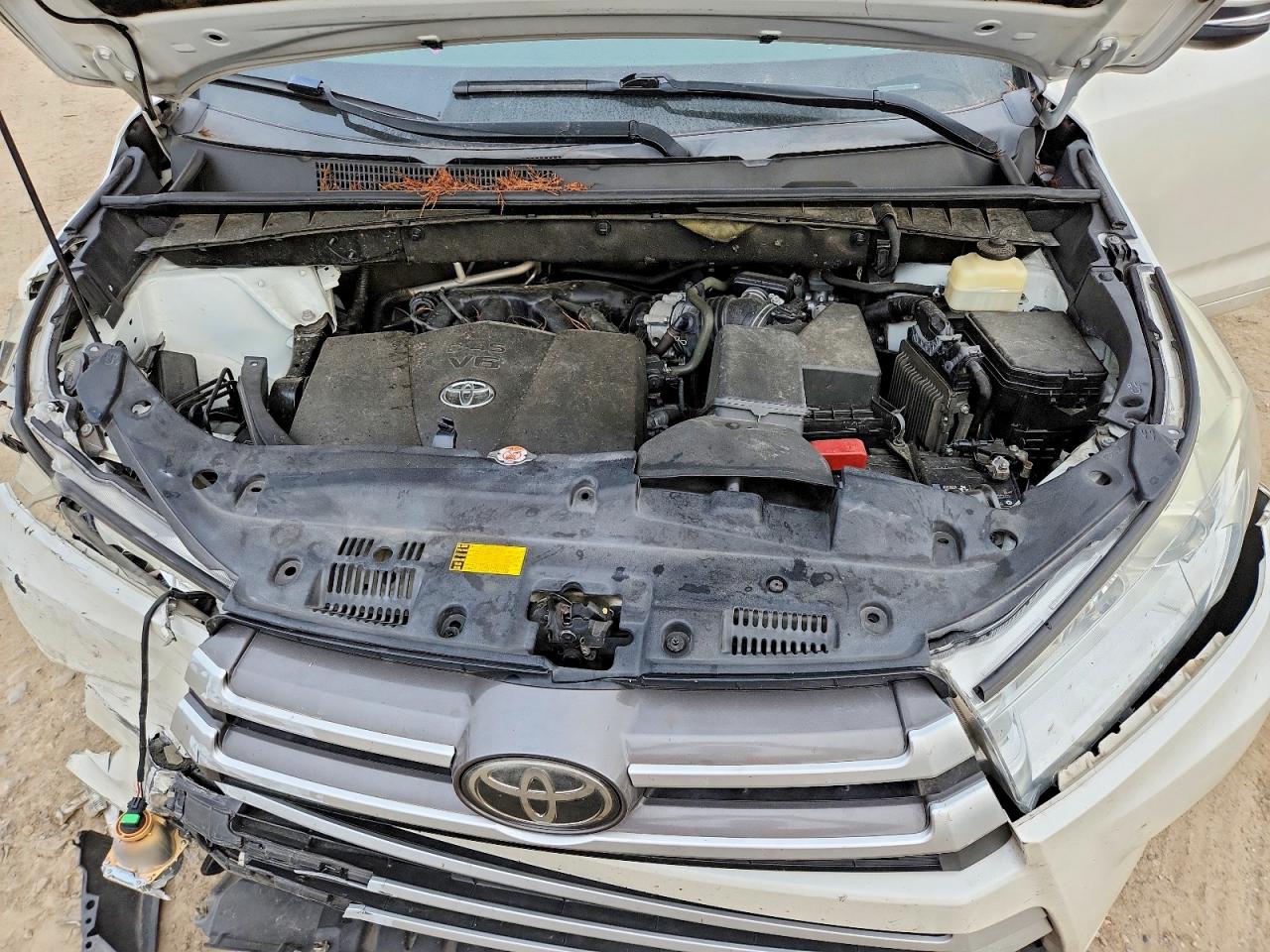 2018 TOYOTA HIGHLANDER SE photo 23