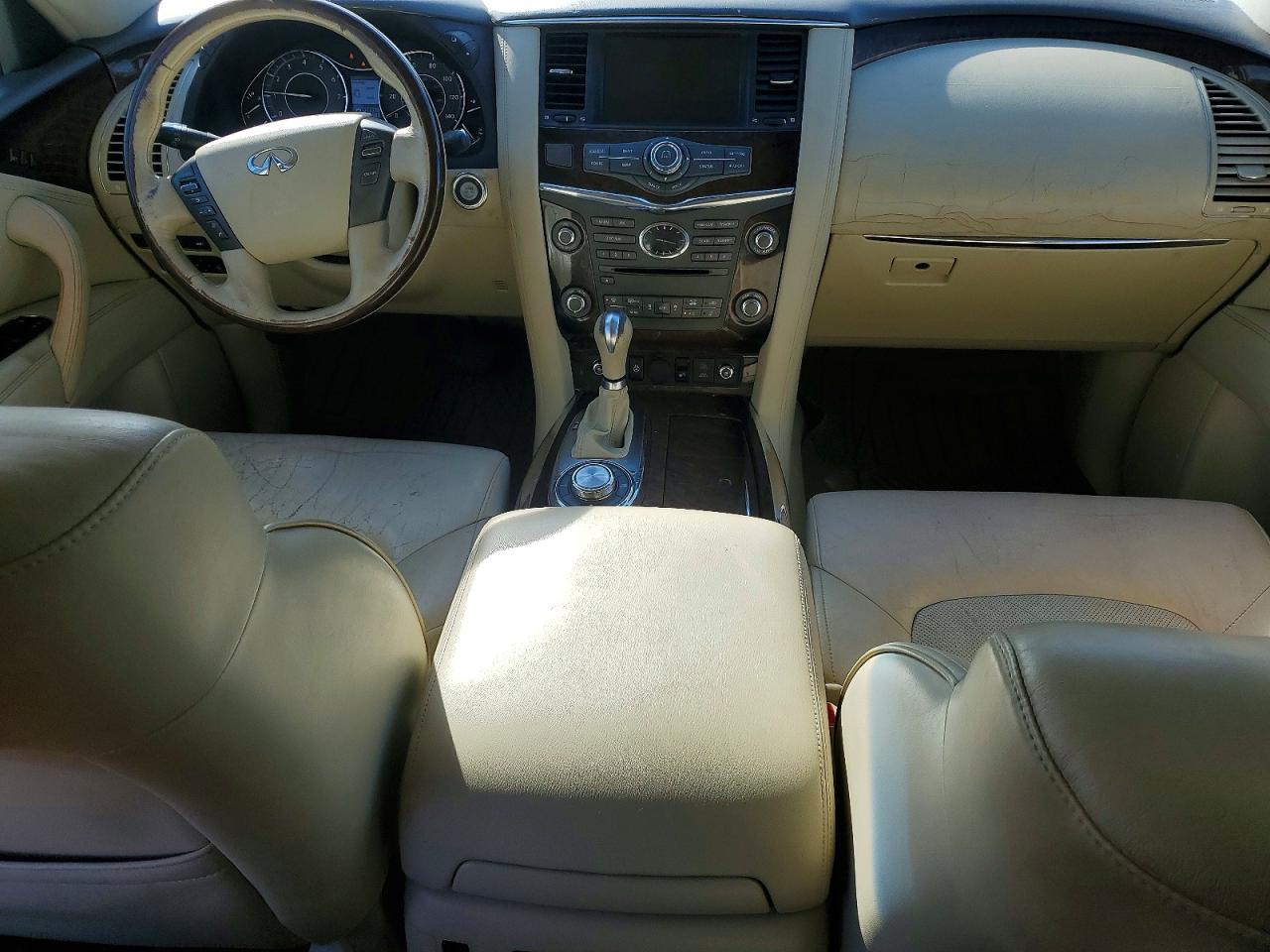 2011 INFINITI QX56 photo 8