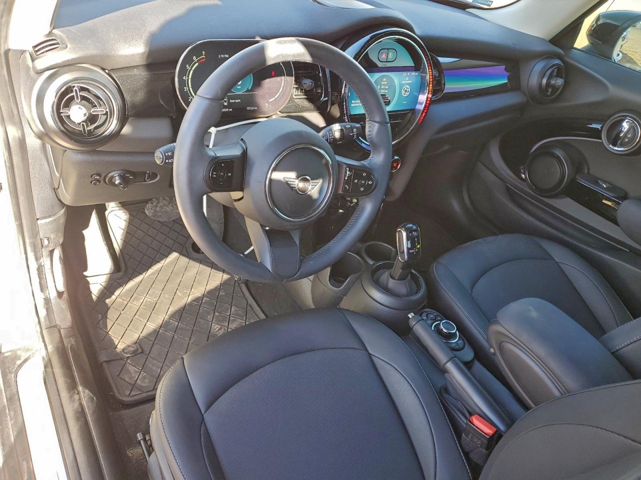 2023 MINI COOPER photo 8