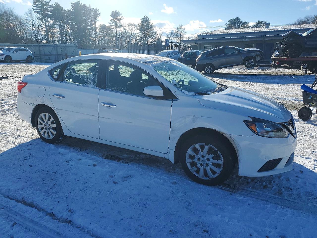 2016 NISSAN SENTRA S photo 4