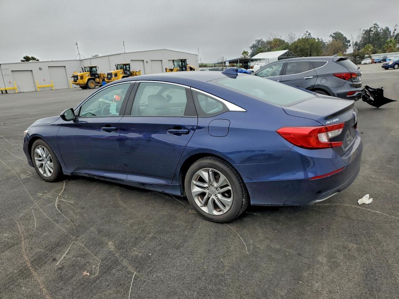 2018 HONDA ACCORD LX photo 2