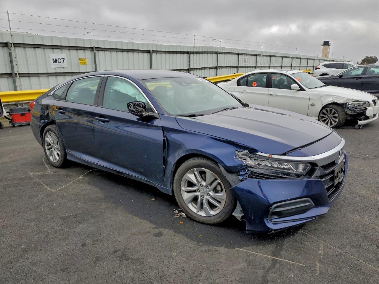 2018 HONDA ACCORD LX photo 4