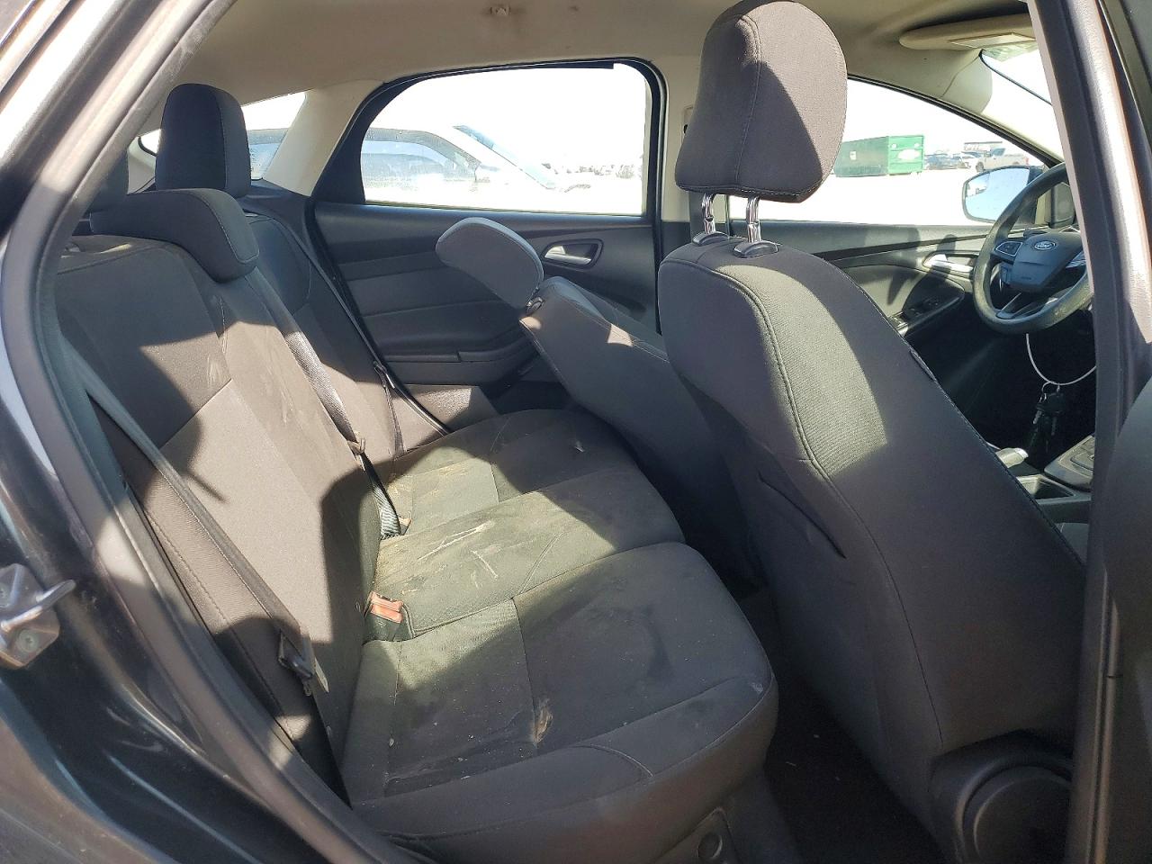 2017 FORD FOCUS SE photo 19