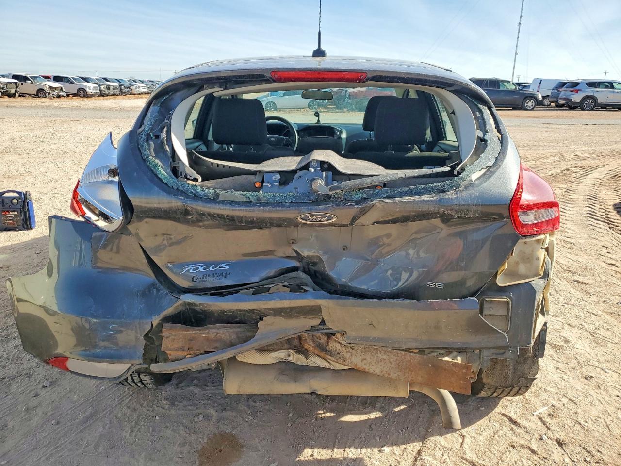 2017 FORD FOCUS SE photo 11