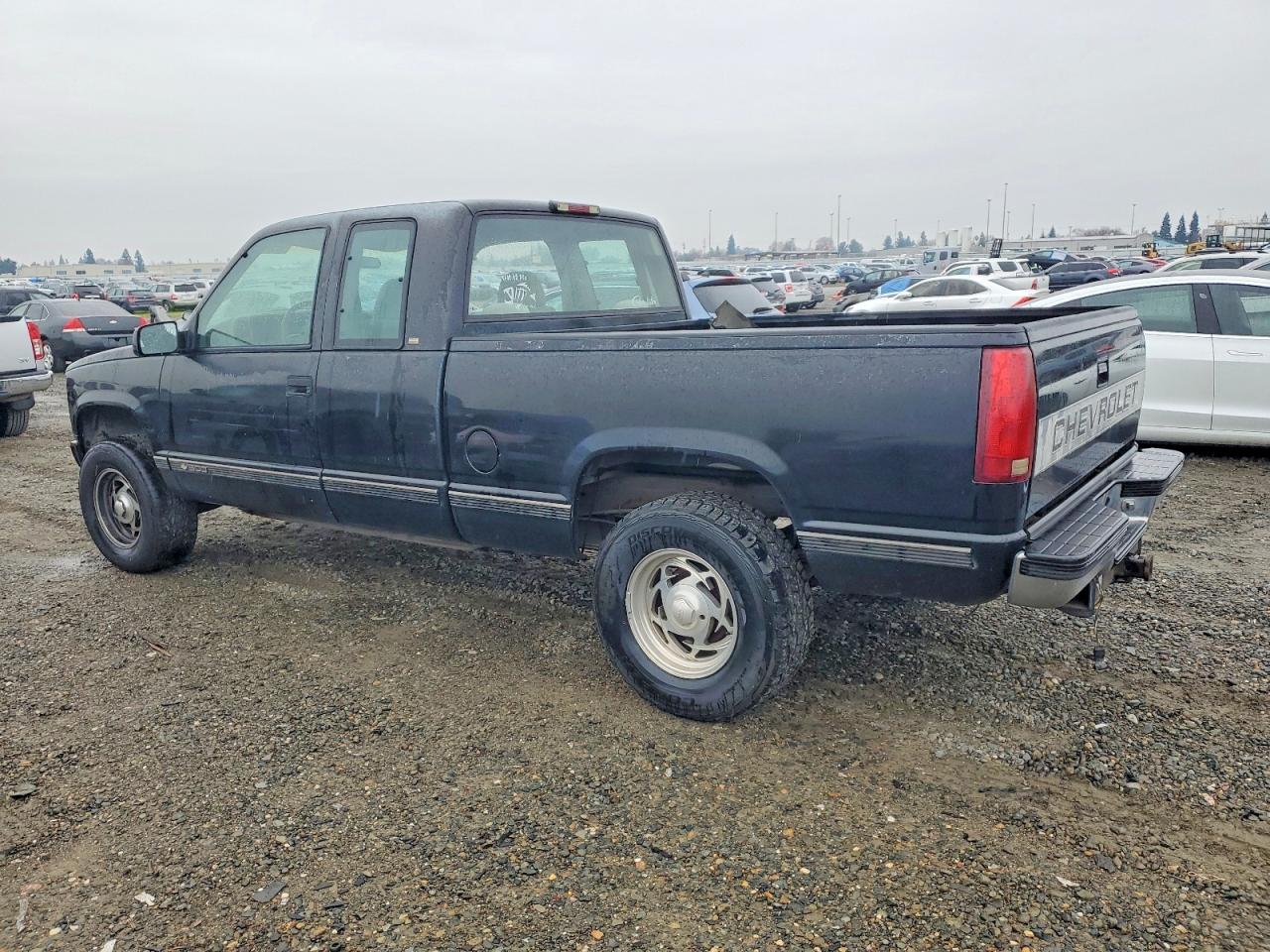 1997 CHEVROLET GMT-400 K1500 photo 2