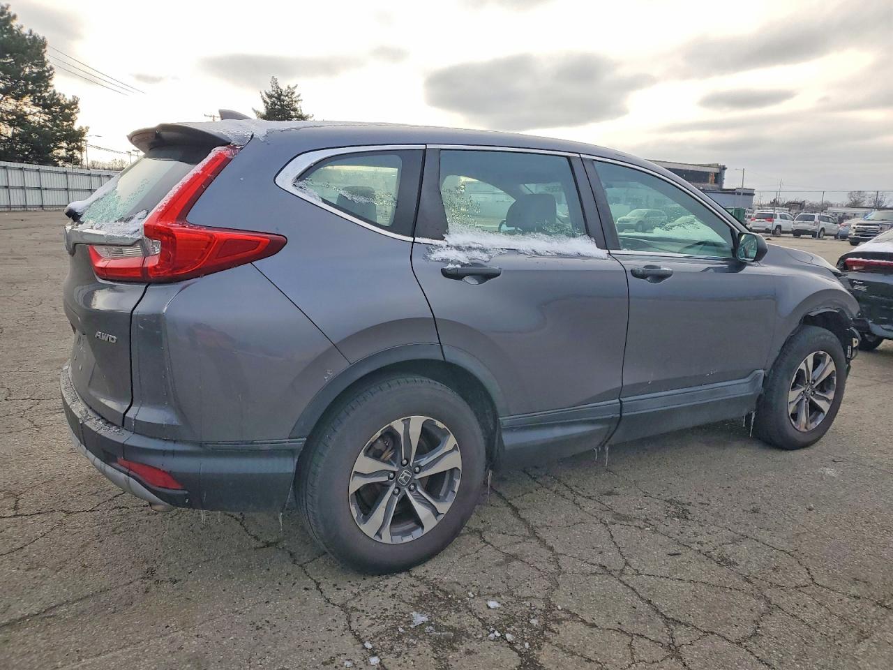 2017 HONDA CR-V LX photo 3