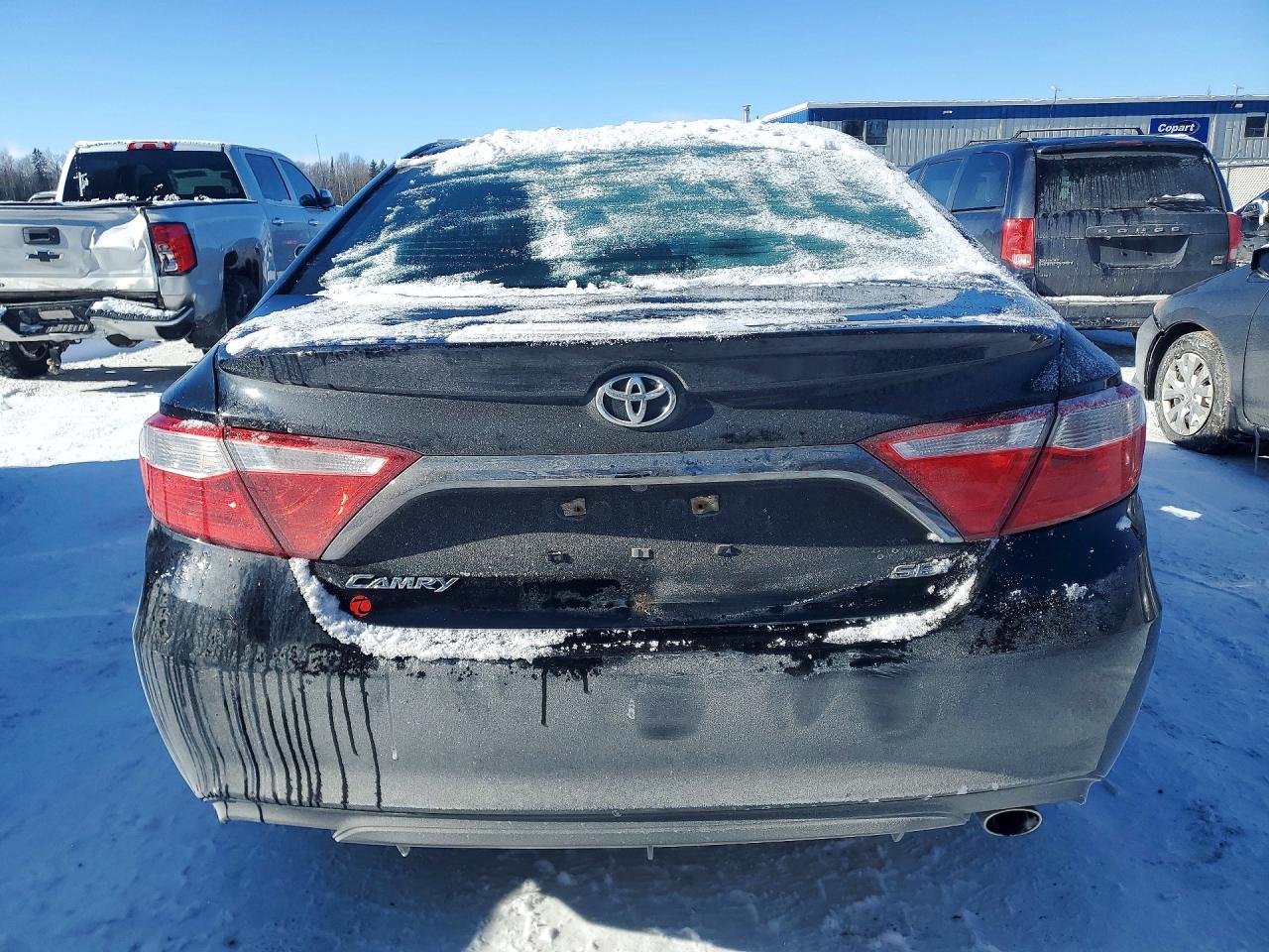 2015 TOYOTA CAMRY LE photo 6