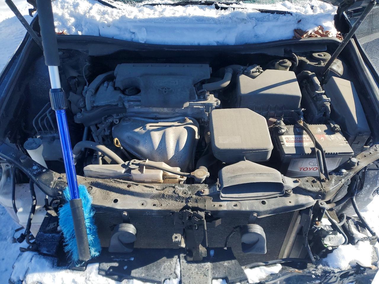 2015 TOYOTA CAMRY LE photo 11