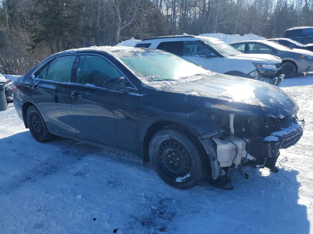 2015 TOYOTA CAMRY LE photo 4