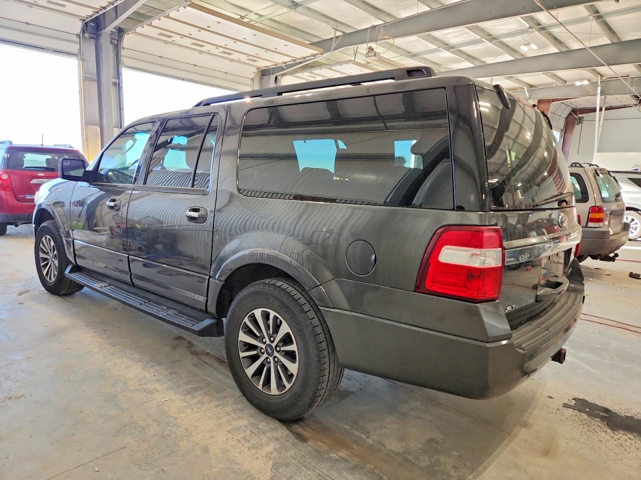 2016 FORD EXPEDITION EL XLT photo 2