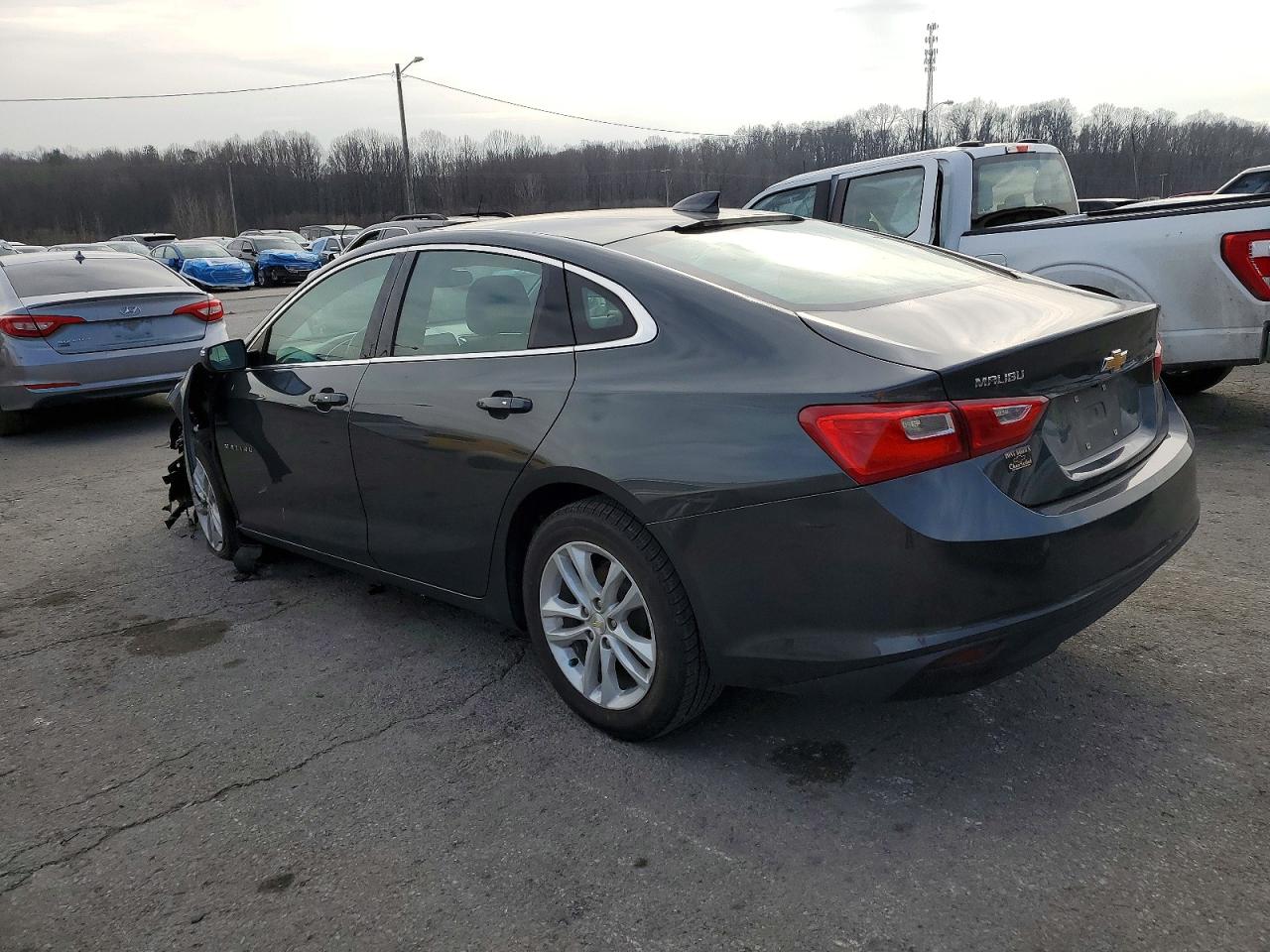 2018 CHEVROLET MALIBU LT photo 2