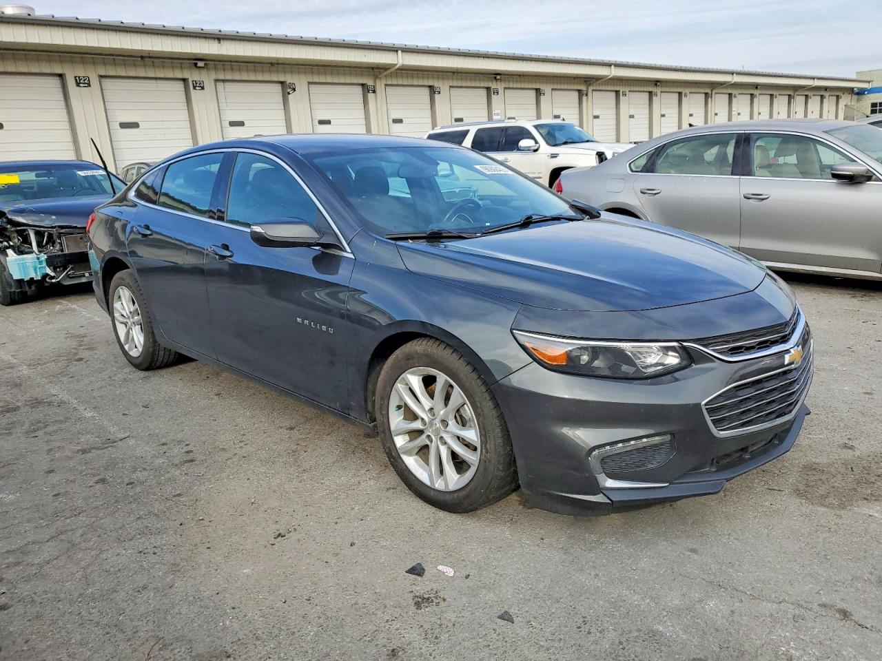 2018 CHEVROLET MALIBU LT photo 4