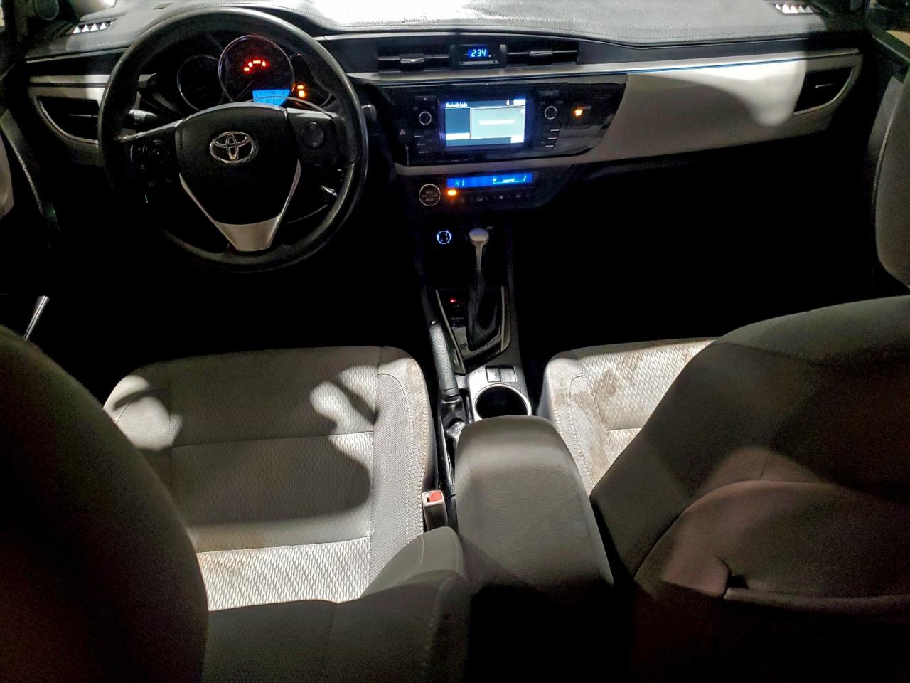 2016 TOYOTA COROLLA L photo 8