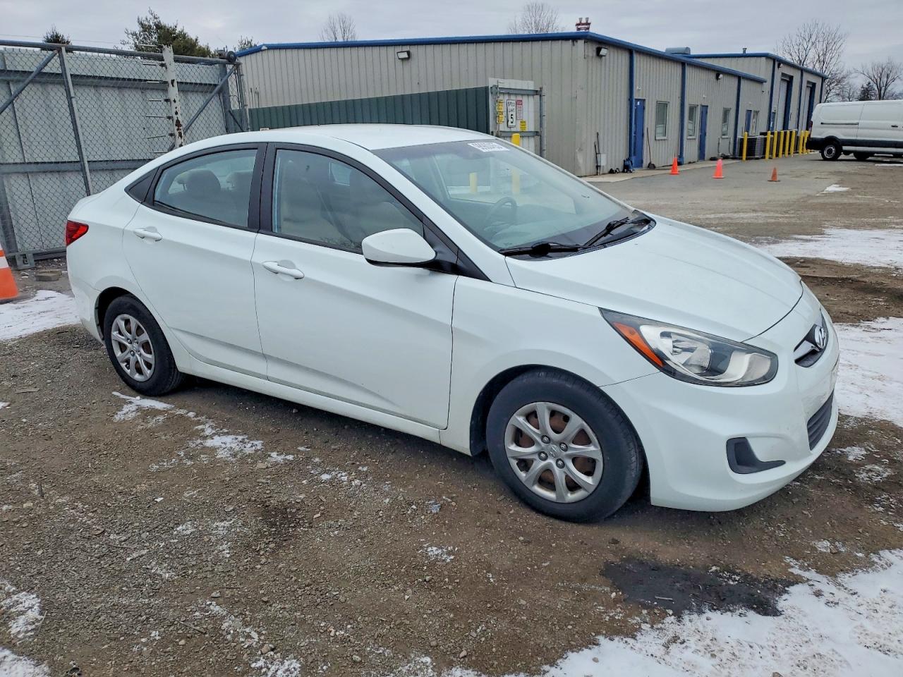 2014 HYUNDAI ACCENT GLS photo 4