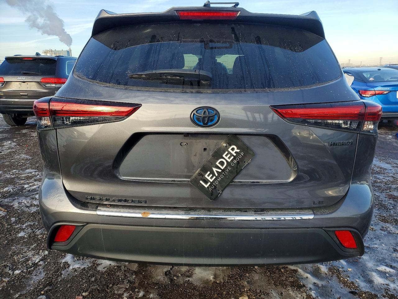 2023 TOYOTA HIGHLANDER HYBRID LE photo 6