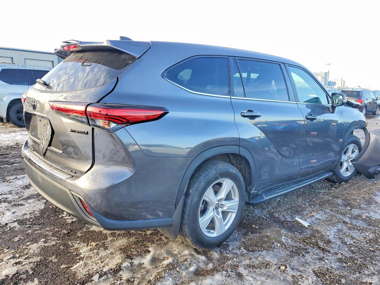 2023 TOYOTA HIGHLANDER HYBRID LE photo 3