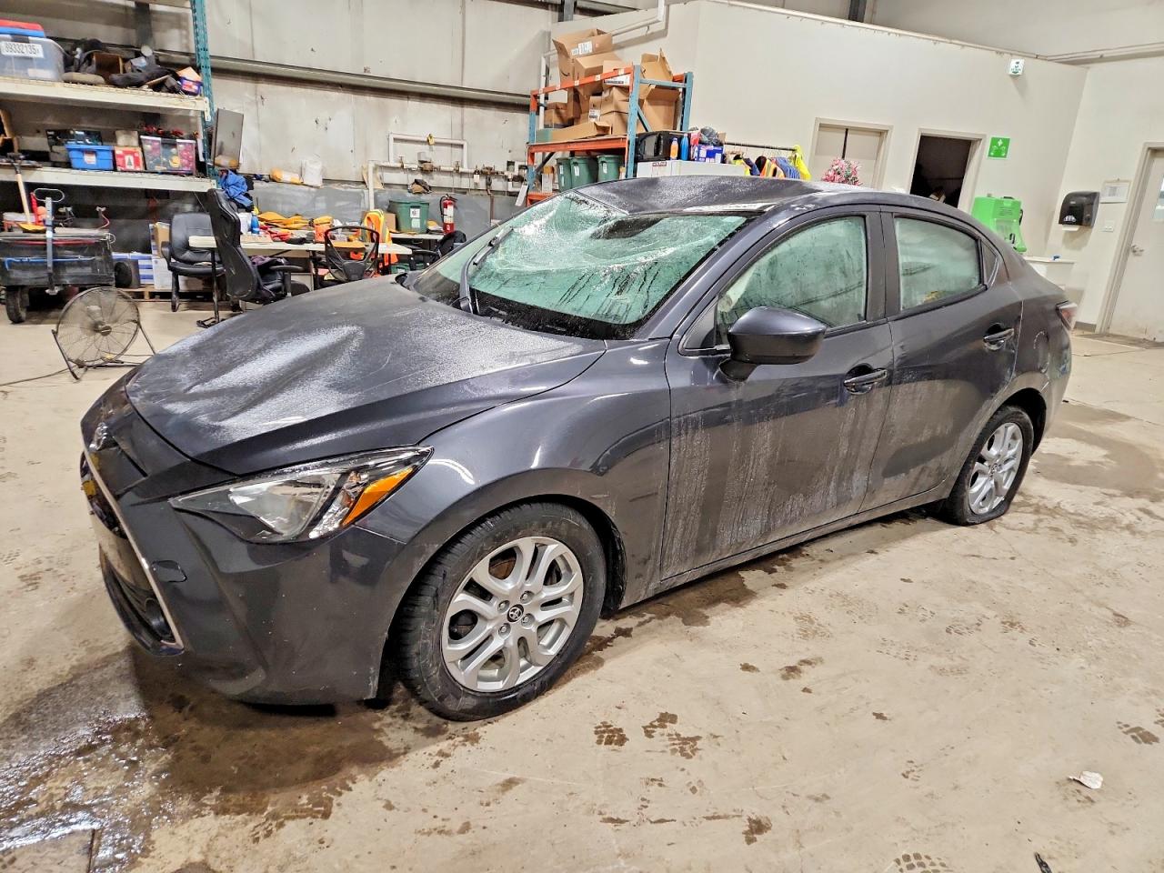 2016 TOYOTA YARIS