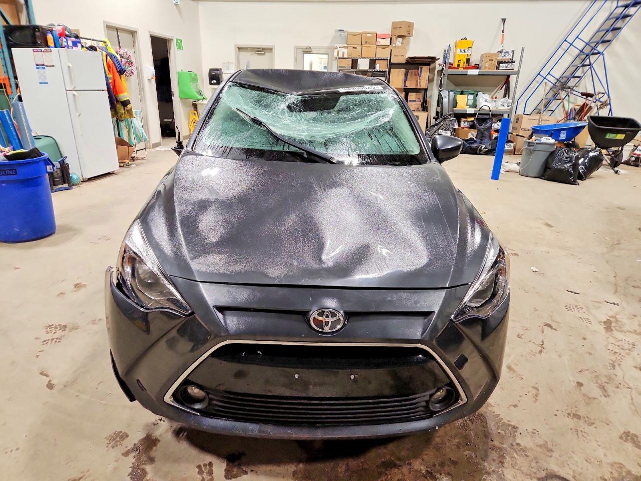 2016 TOYOTA YARIS photo 5