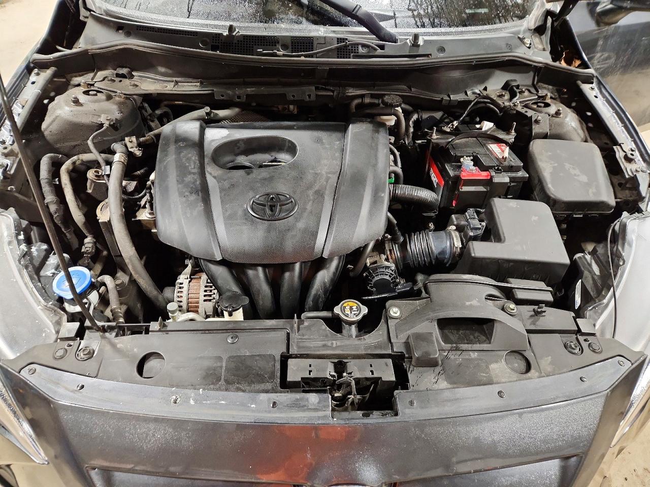 2016 TOYOTA YARIS photo 11
