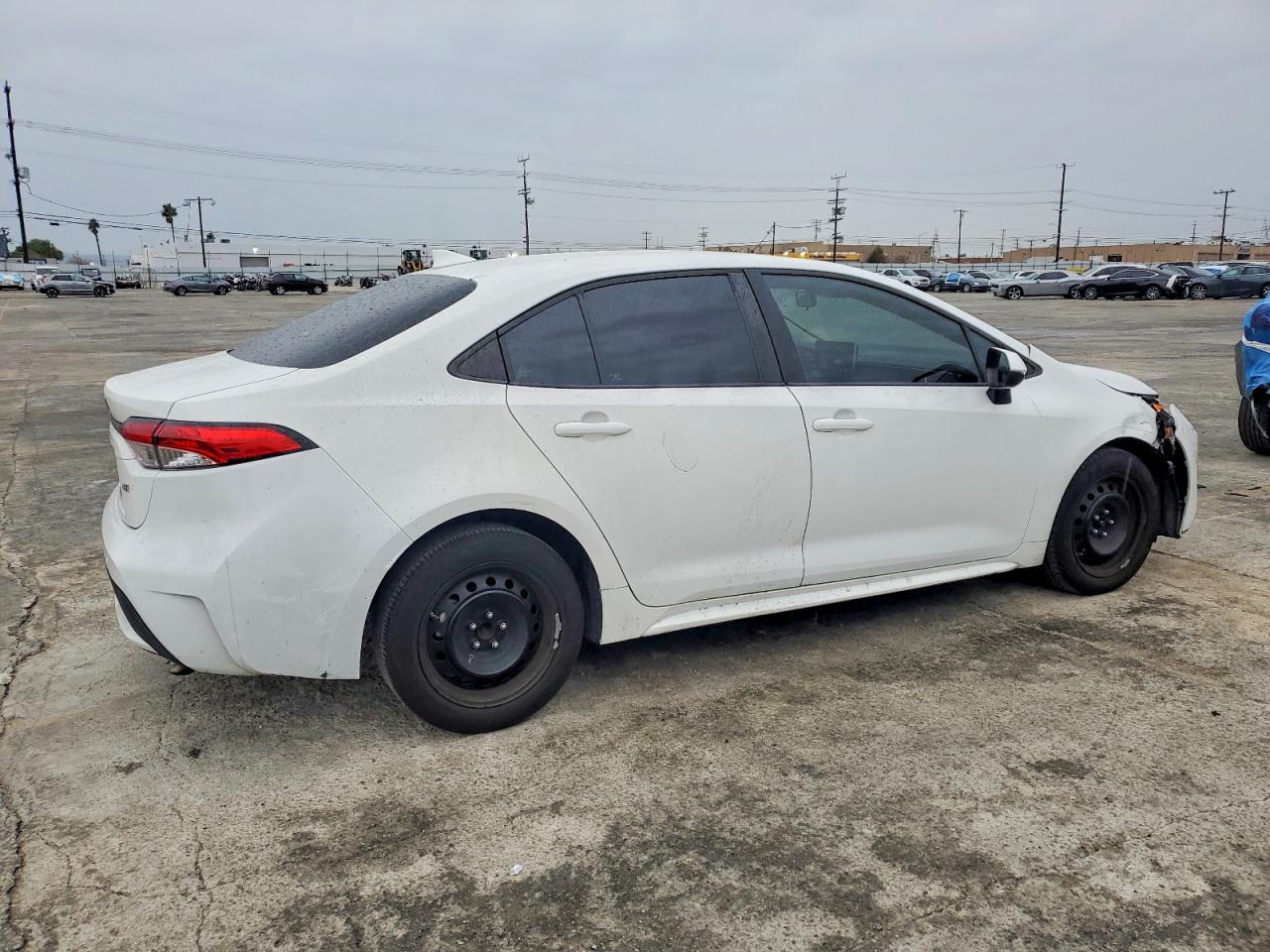2020 TOYOTA COROLLA LE photo 3