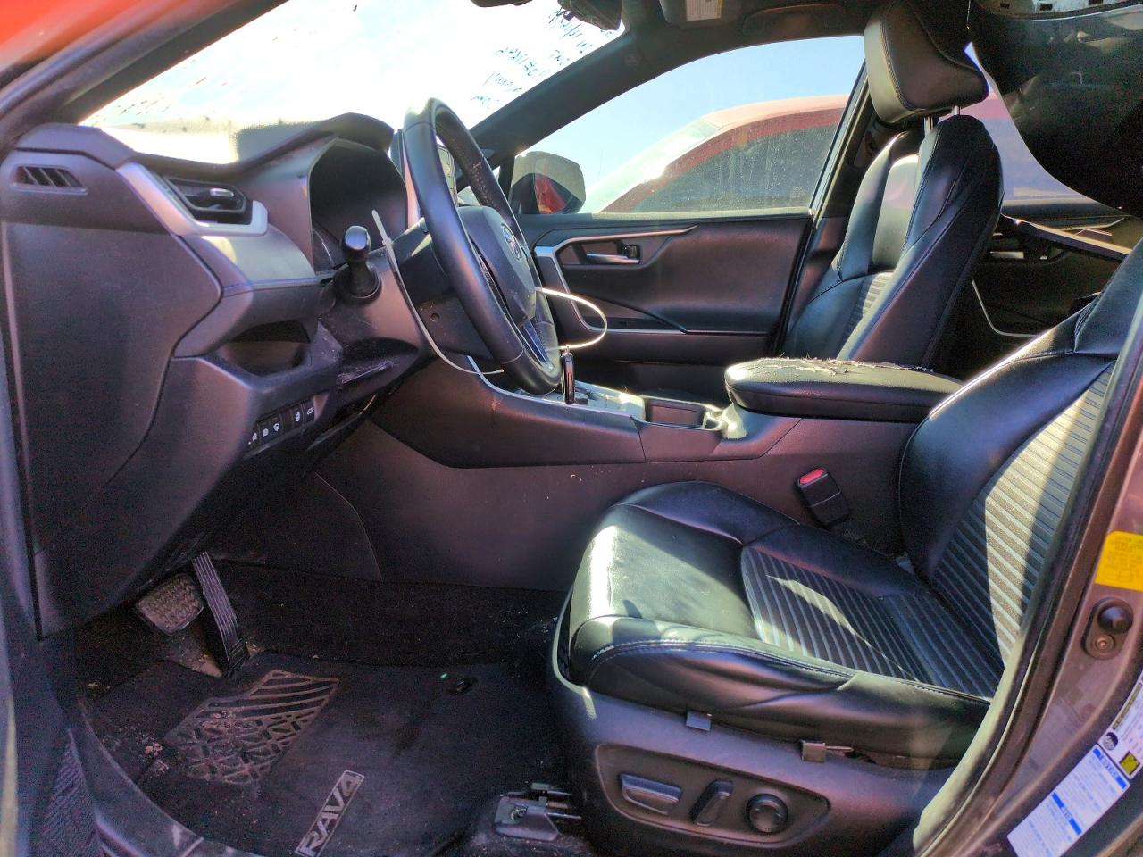 2019 TOYOTA RAV4 XSE photo 7