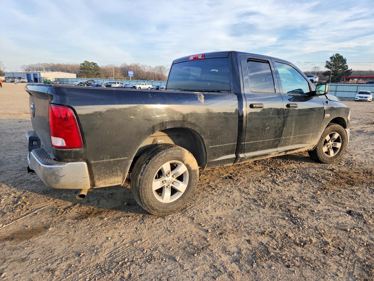 2019 RAM 1500 CLASSIC TRADESMAN photo 3