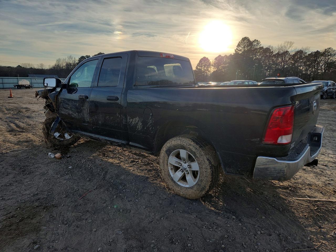 2019 RAM 1500 CLASSIC TRADESMAN photo 2