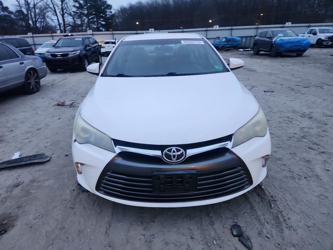 2016 TOYOTA CAMRY LE photo 9
