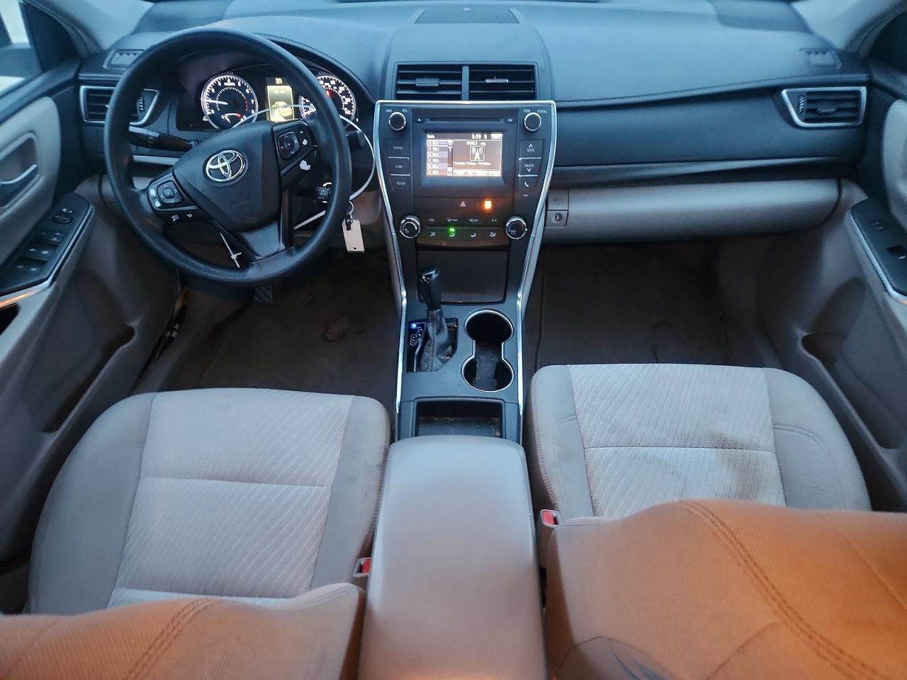 2016 TOYOTA CAMRY LE photo 15