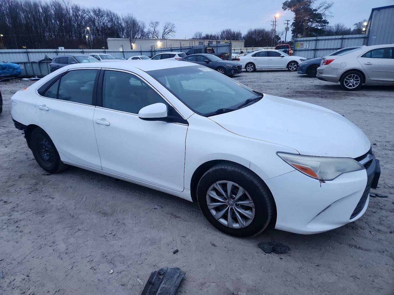 2016 TOYOTA CAMRY LE photo 7