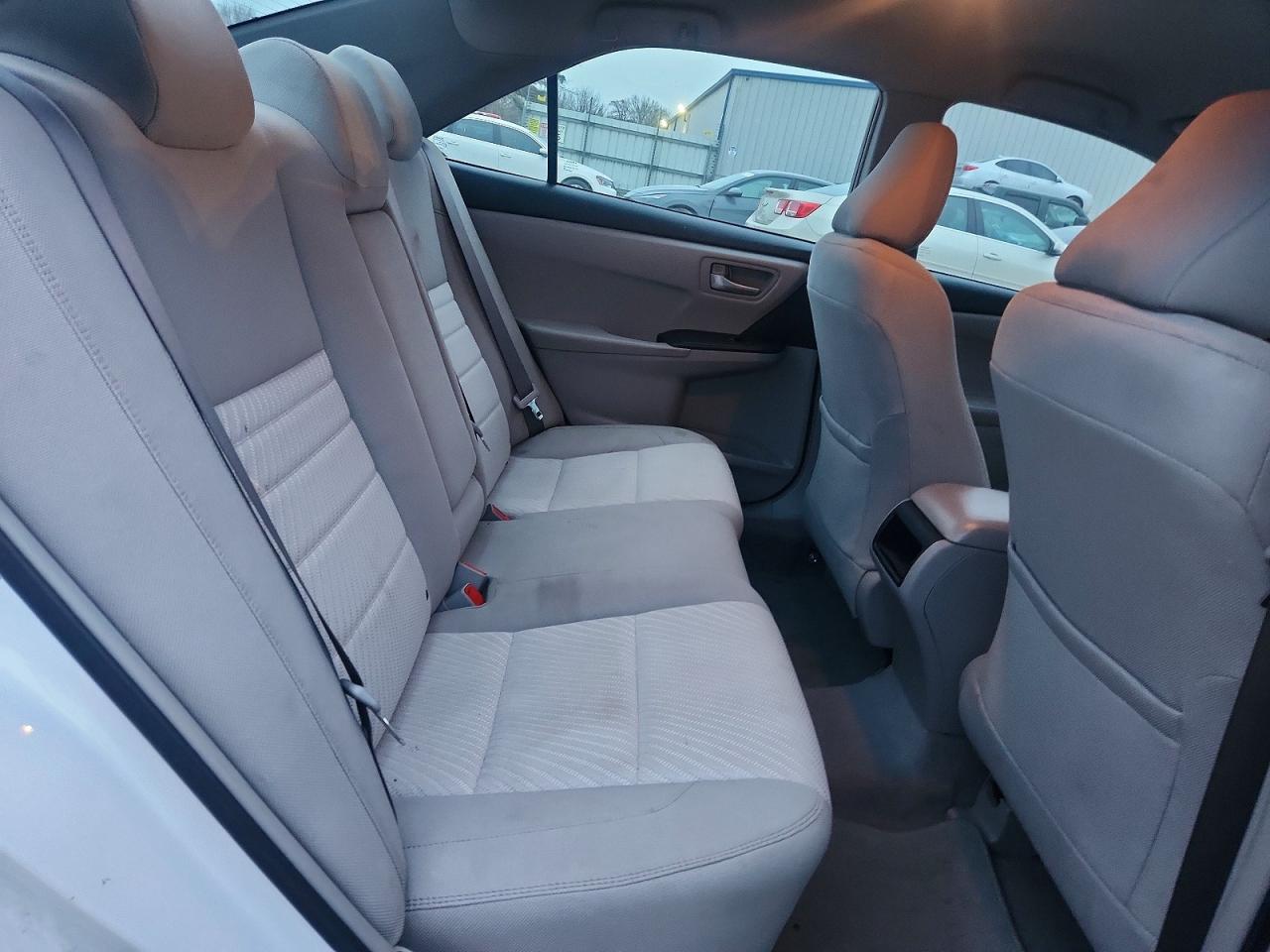 2016 TOYOTA CAMRY LE photo 19