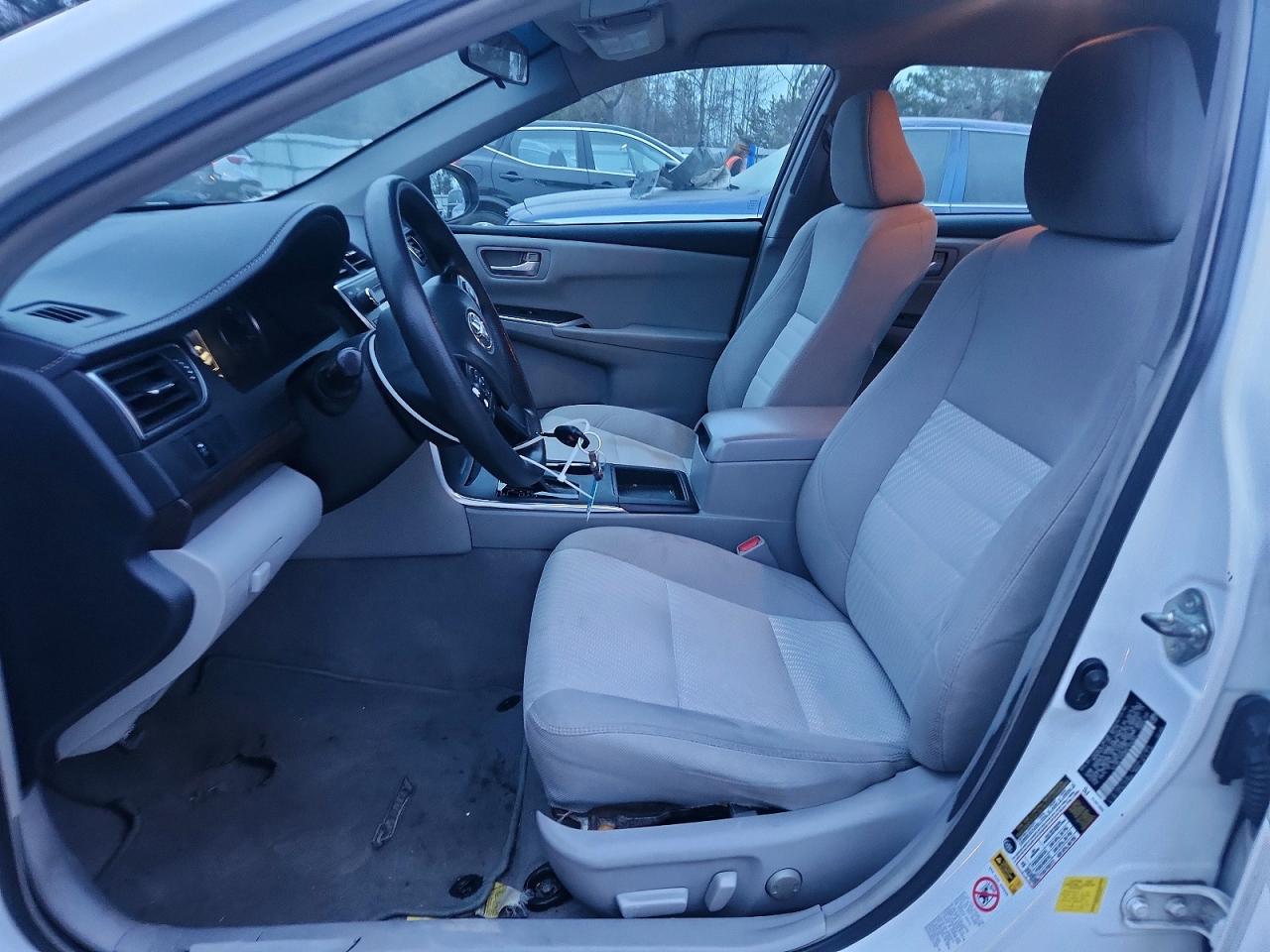 2016 TOYOTA CAMRY LE photo 13