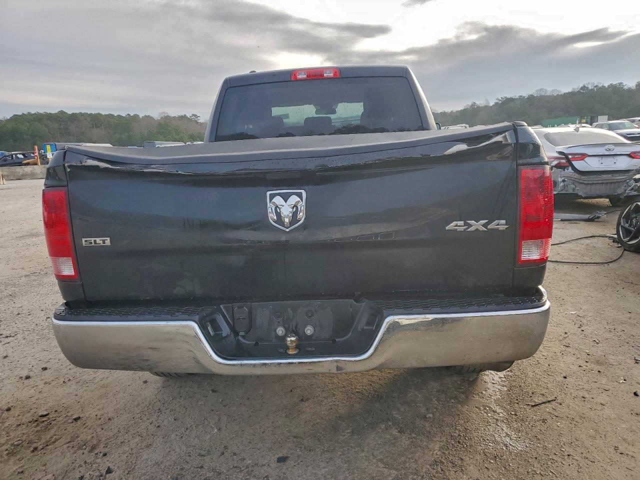 2024 RAM 1500 CLASSIC SLT photo 6