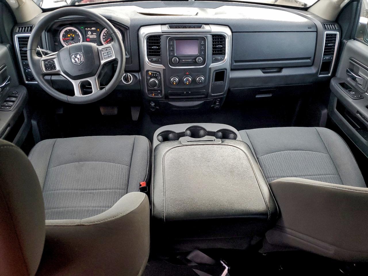 2024 RAM 1500 CLASSIC SLT photo 8