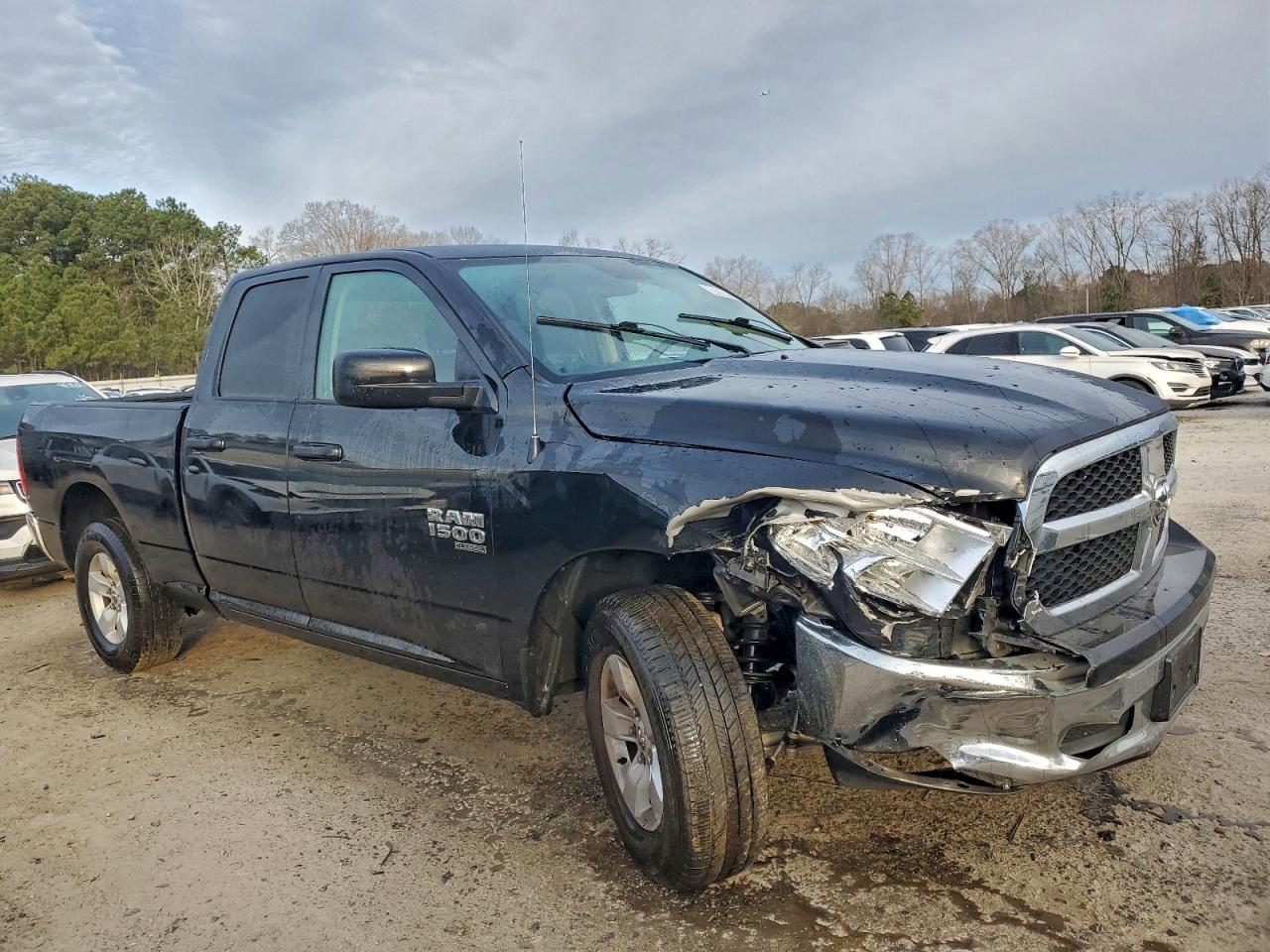 2024 RAM 1500 CLASSIC SLT photo 4