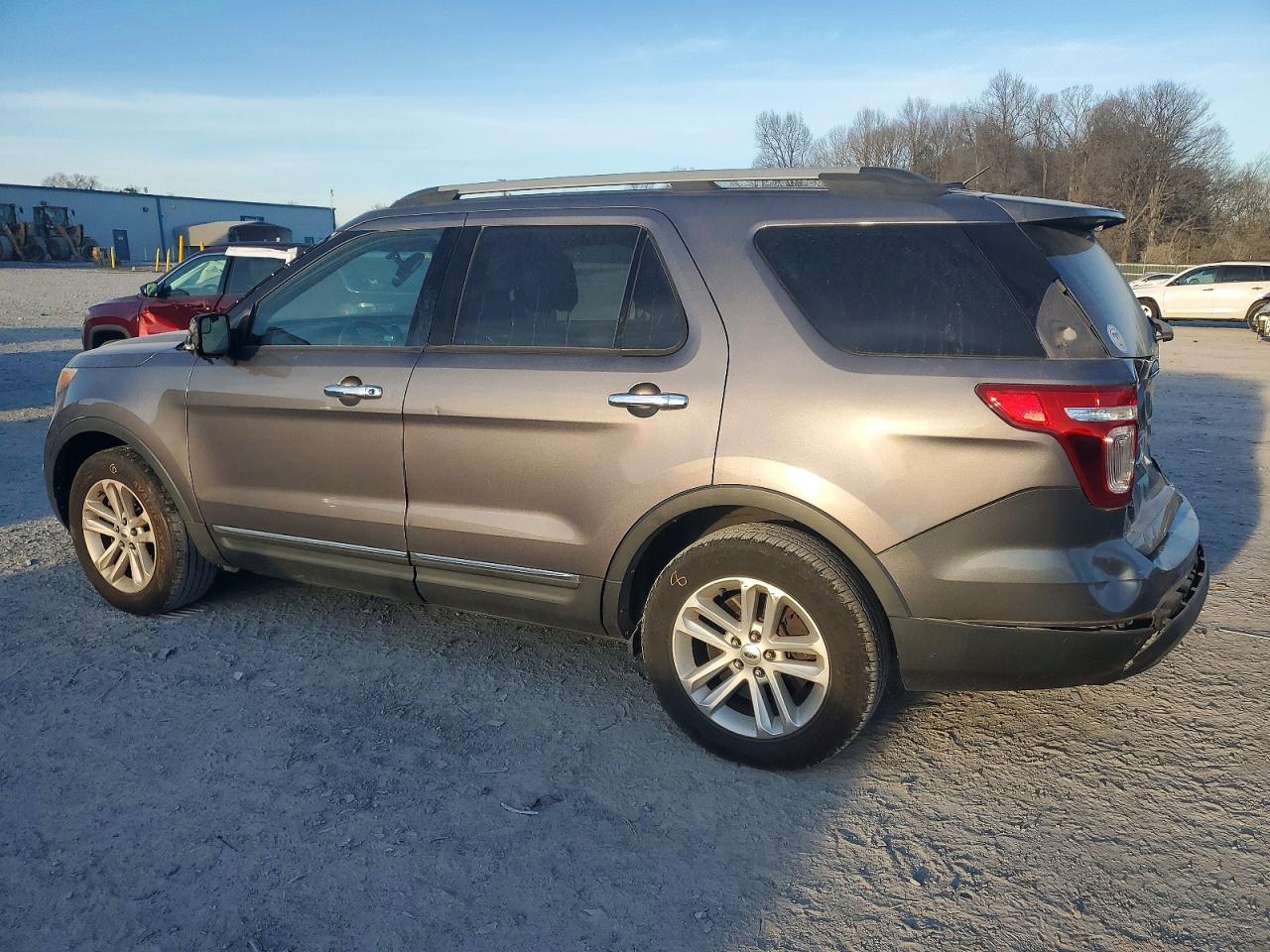 2014 FORD EXPLORER XLT photo 2