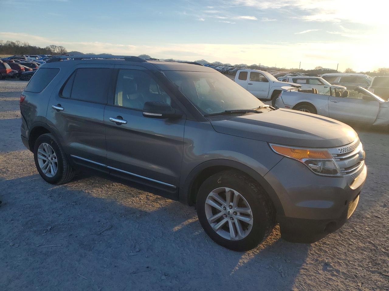 2014 FORD EXPLORER XLT photo 4