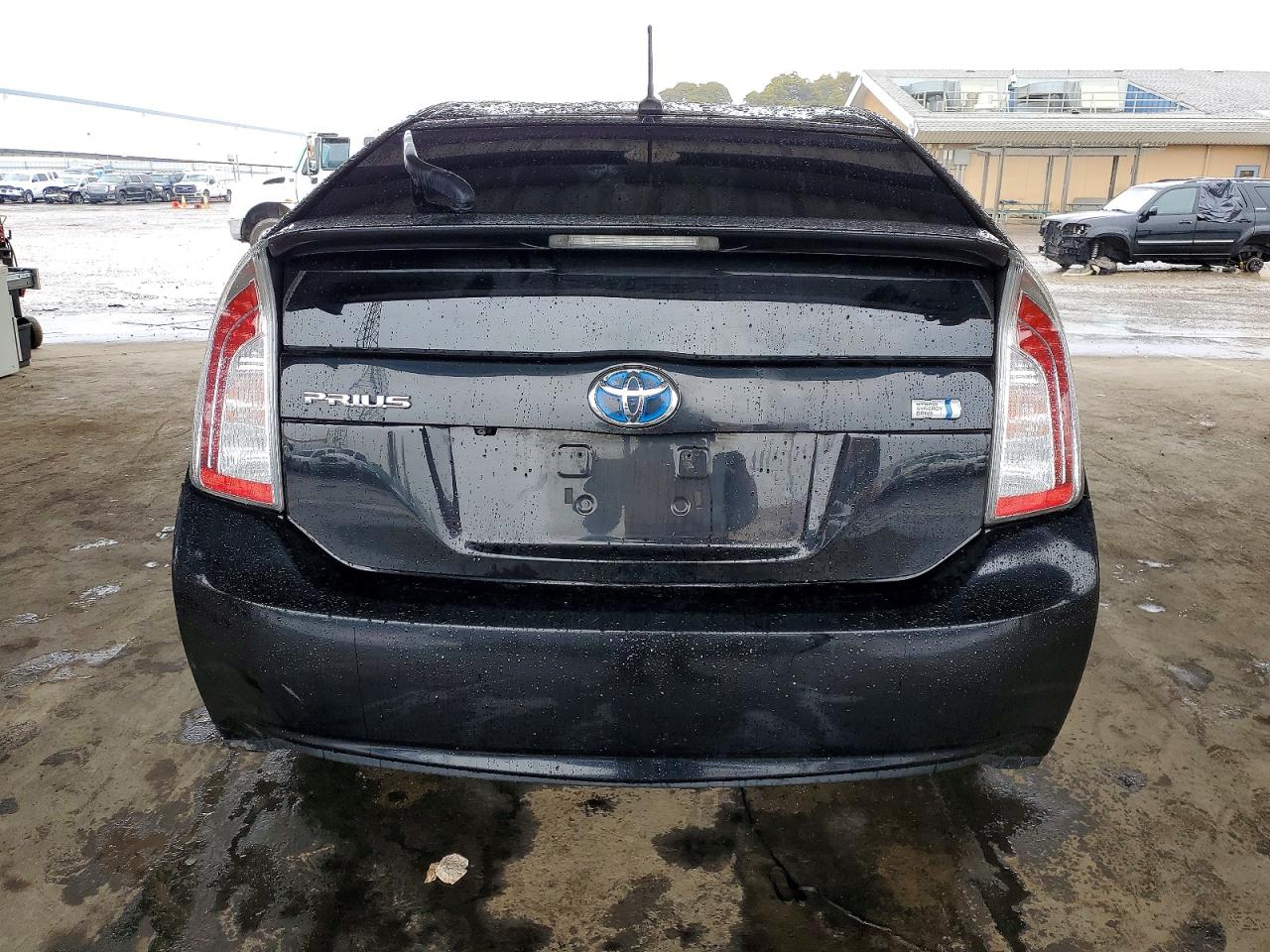 2015 TOYOTA PRIUS photo 6