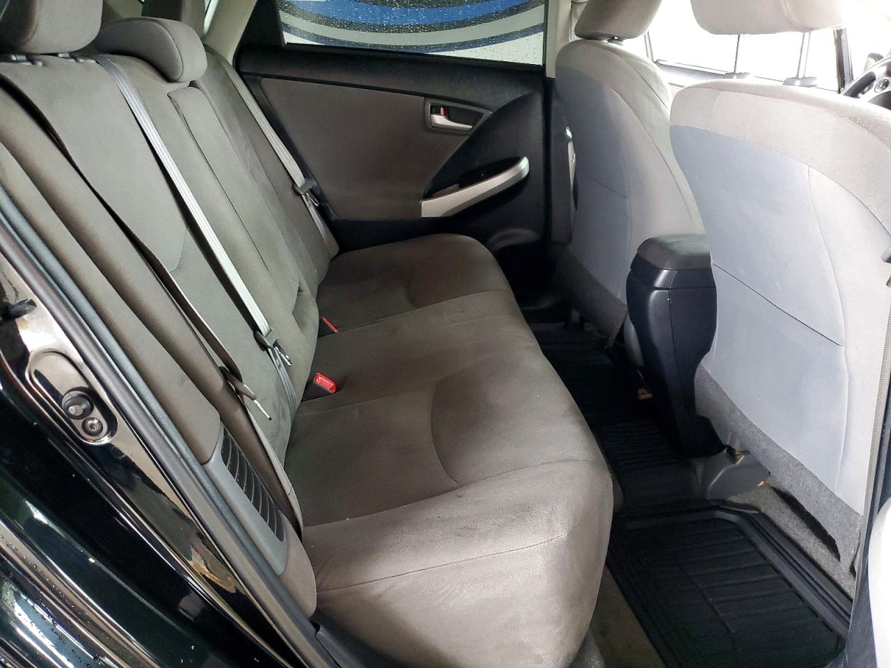 2015 TOYOTA PRIUS photo 10