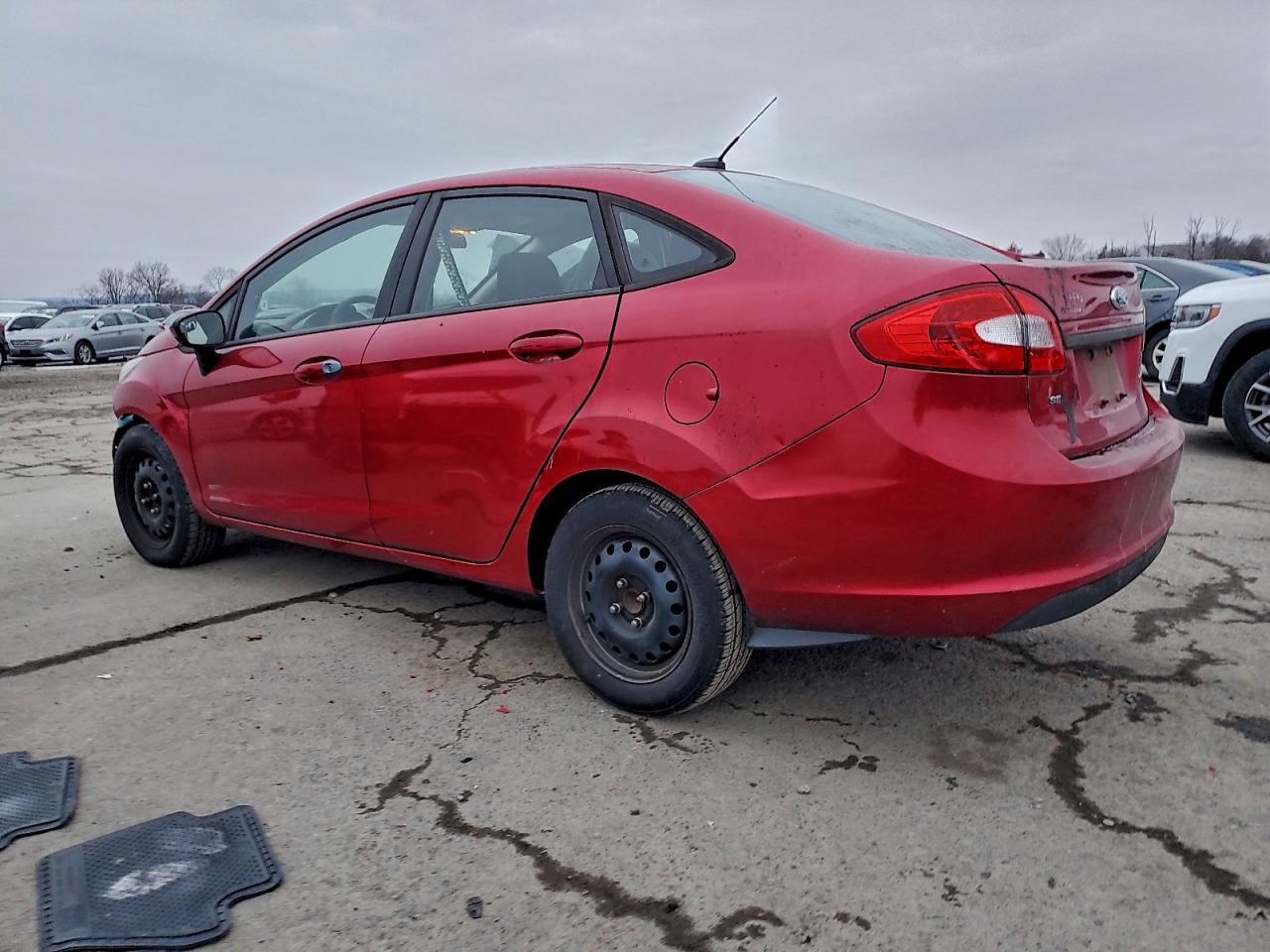 2011 FORD FIESTA SE photo 2