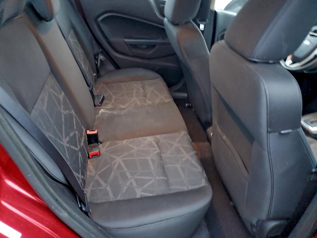 2011 FORD FIESTA SE photo 10