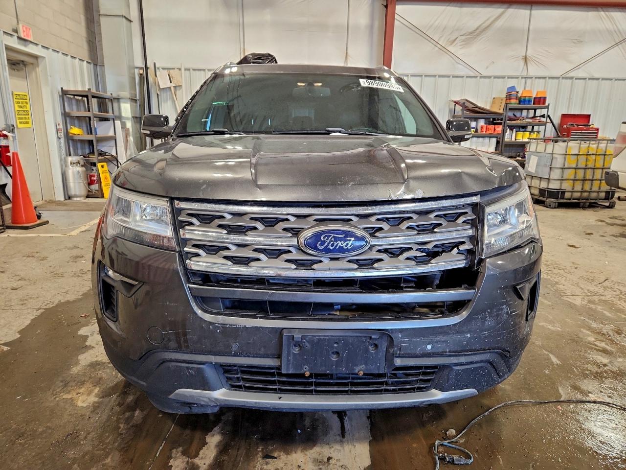 2018 FORD EXPLORER XLT photo 5