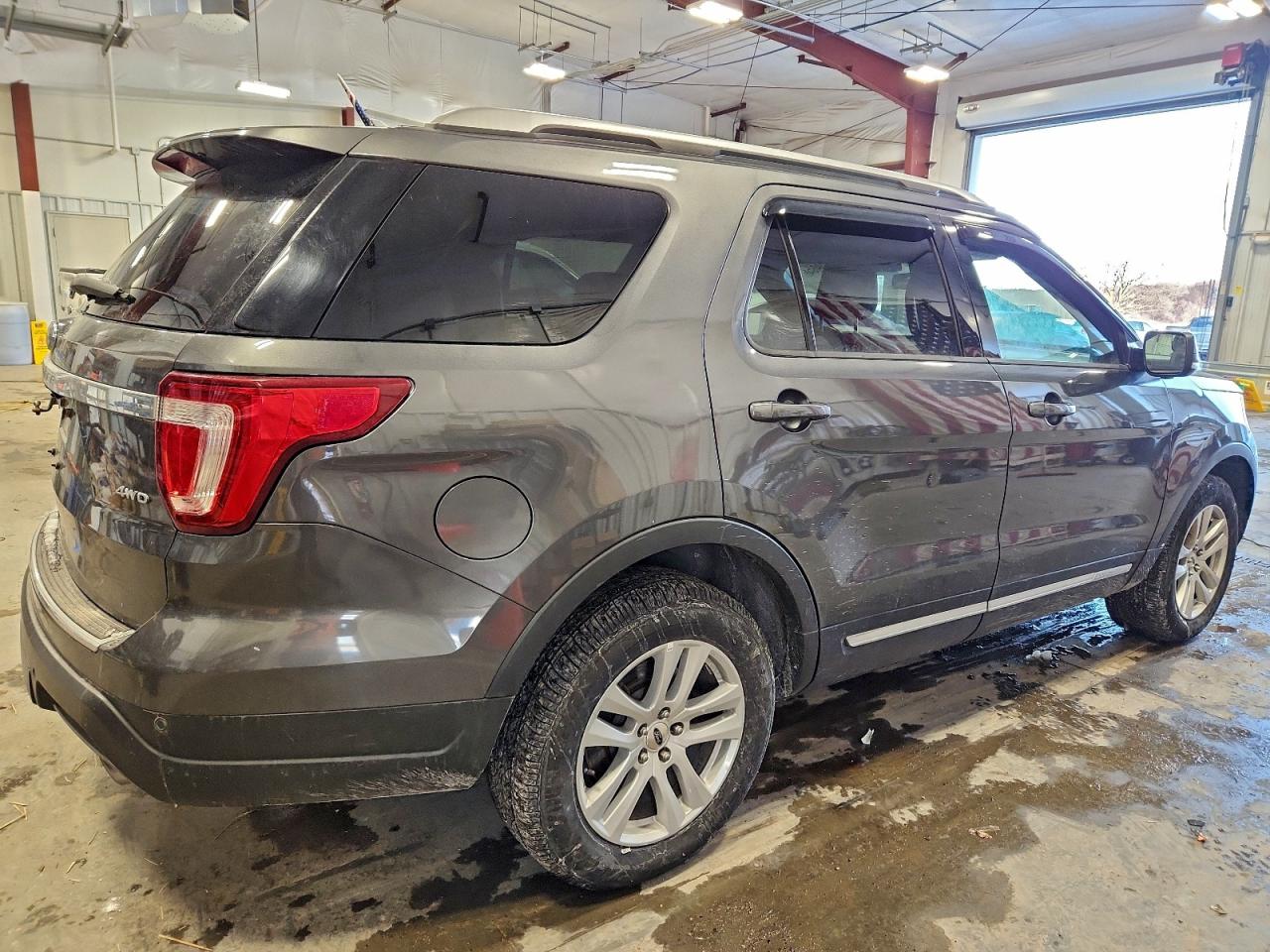 2018 FORD EXPLORER XLT photo 3