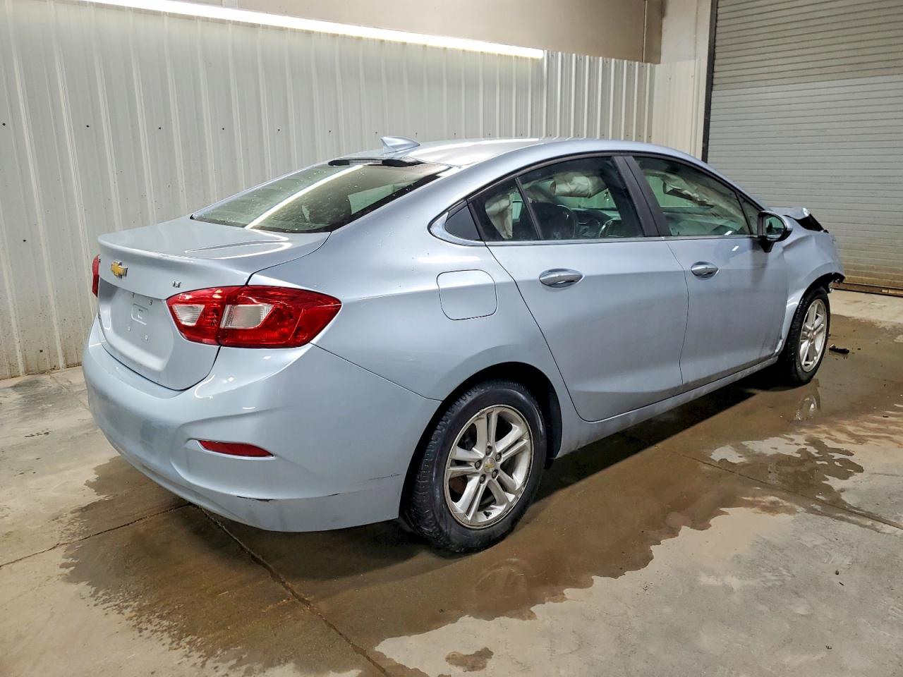 2017 CHEVROLET CRUZE LT photo 3