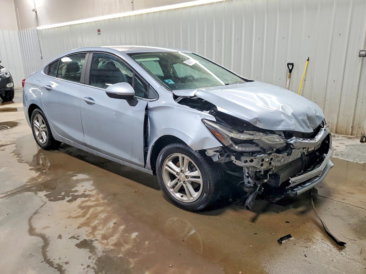 2017 CHEVROLET CRUZE LT photo 4
