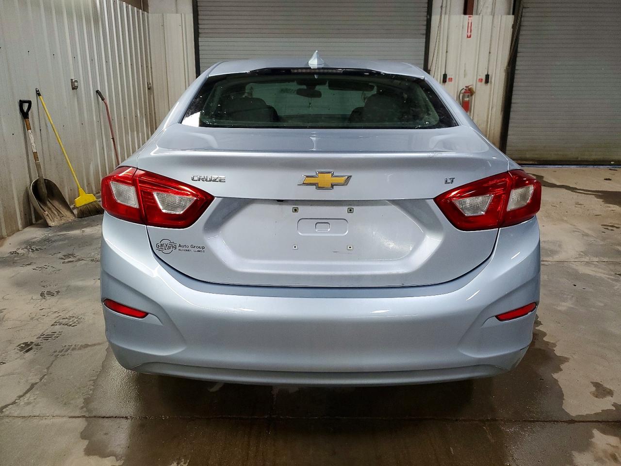 2017 CHEVROLET CRUZE LT photo 6