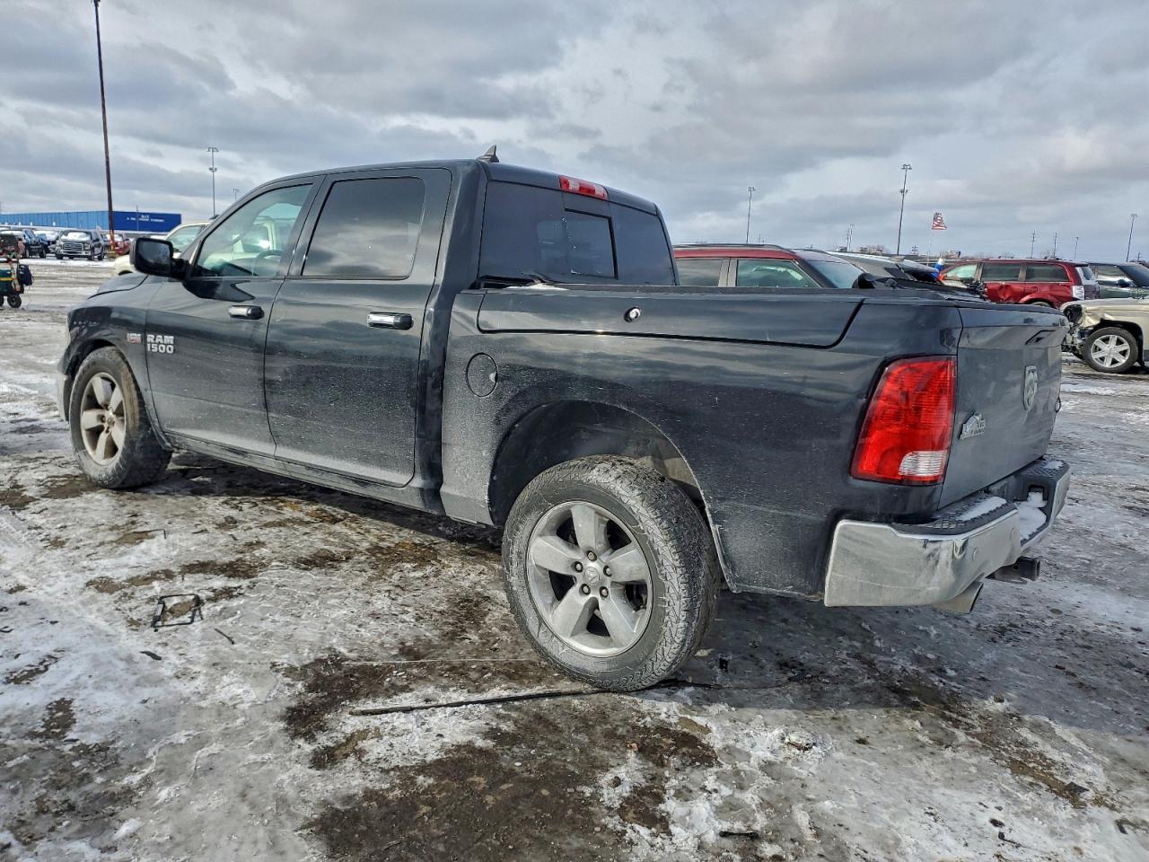 2015 RAM 1500 SLT photo 2