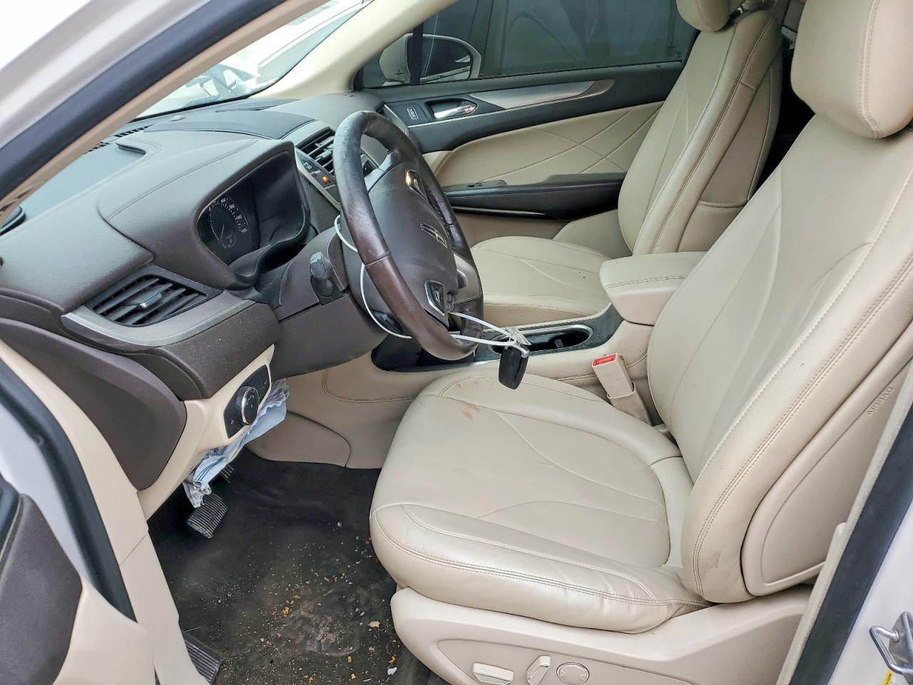 2017 LINCOLN MKC PREMIERE photo 7